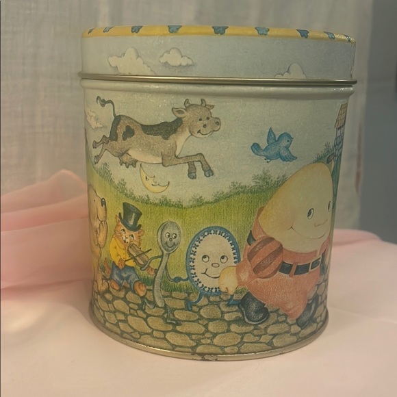 Vintage Nursery Rhyme Tin Canister /bank - Picture 3 of 3